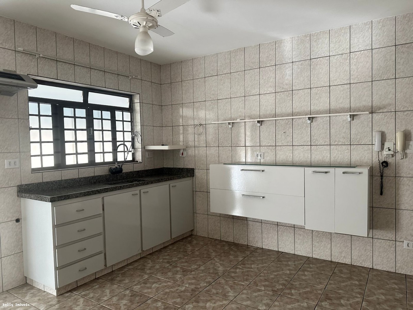 Casa, 3 quartos, 242 m² - Foto 2